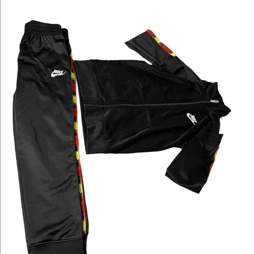 Nike Kids Black Track Suite / Size-7 Large